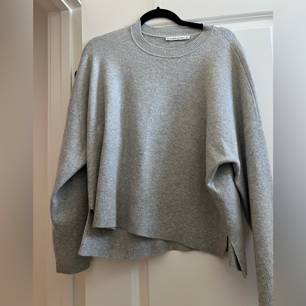 Abercrombie & Fitch Sweater
